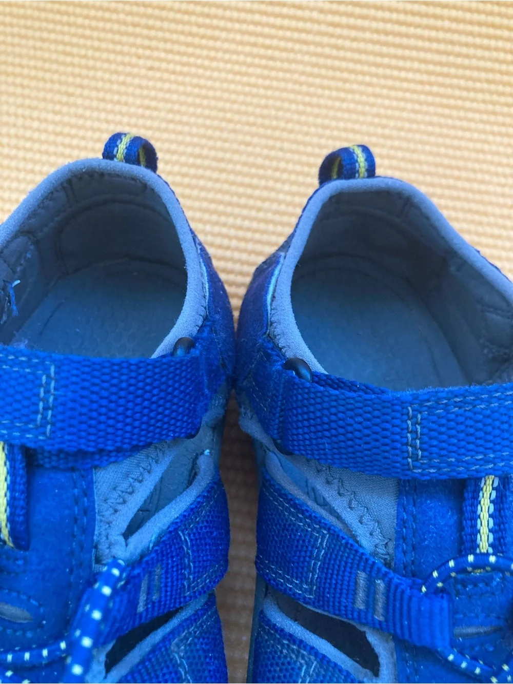 Keens Newport H2 little boys size 3 ( measures